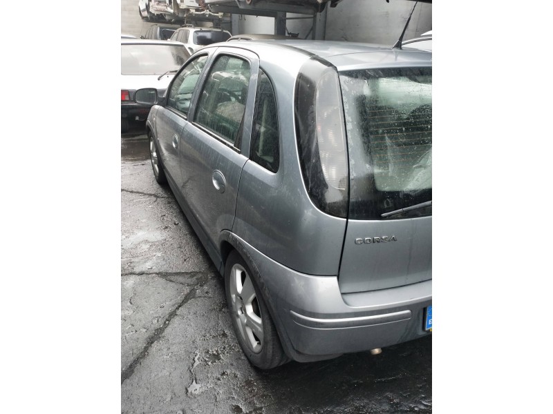 opel corsa c del año 2004