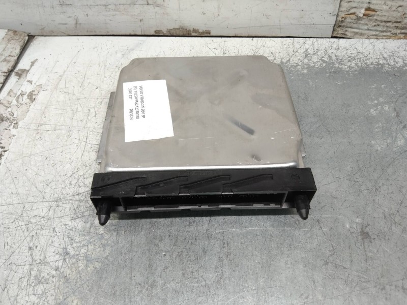 Recambio de centralita motor uce para volvo v70 familiar 2.4 (103kw) referencia OEM IAM MB0797008951 08627148A HP2