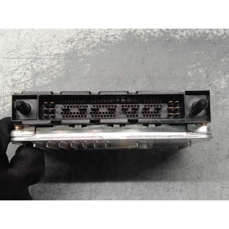 Recambio de centralita motor uce para volvo v70 familiar 2.4 (103kw) referencia OEM IAM MB0797008951 08627148A HP2