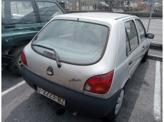 ford fiesta berlina del año 1998 2