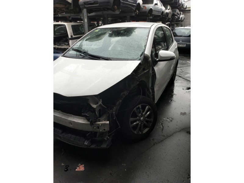 toyota yaris del año 2015