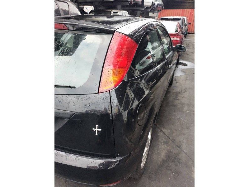 ford focus berlina (cak) del año 2001