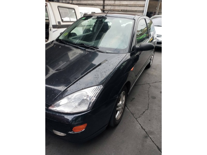 ford focus berlina (cak) del año 2001