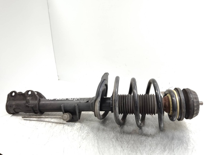 Recambio de amortiguador delantero izquierdo para mercedes vito mixto 06.2003 referencia OEM IAM A6393207313  