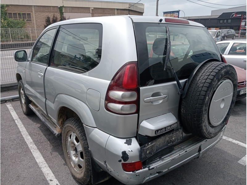 toyota land cruiser (j12) del año 2003