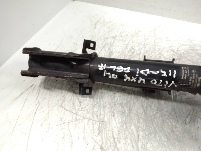 Recambio de amortiguador delantero izquierdo para mercedes vito mixto 06.2003 referencia OEM IAM A6393207313  