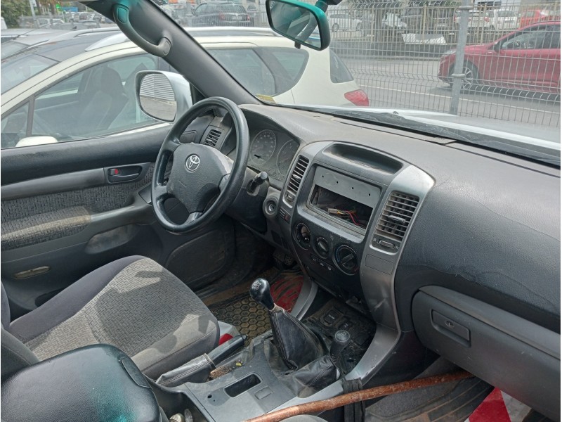 toyota land cruiser (j12) del año 2003