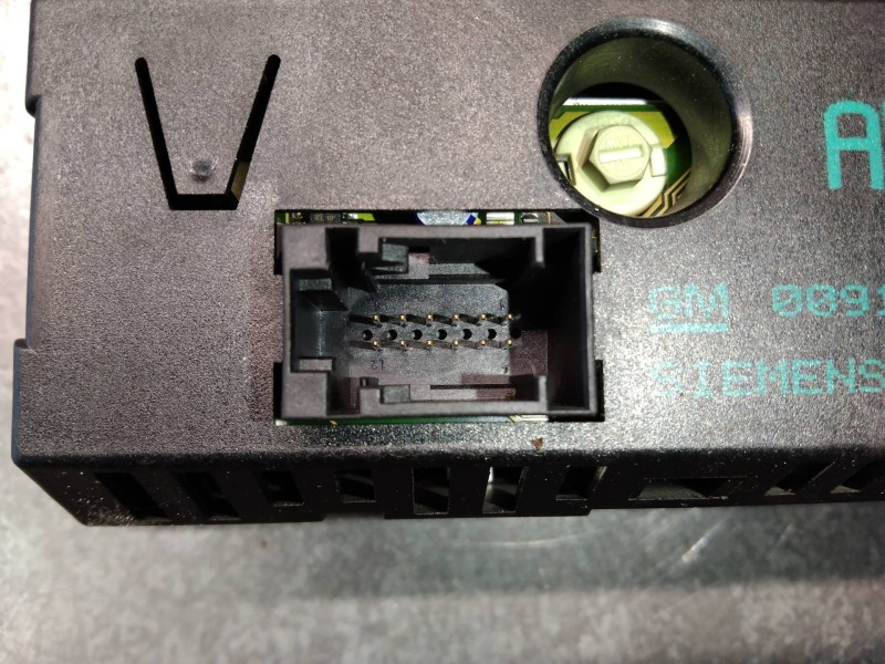 Recambio de pantalla multifuncion para opel agila básico referencia OEM IAM 009133265 5WK70007  Recambio de pantalla multifuncion para opel agila básico referencia OEM IAM 009133265 5WK70007