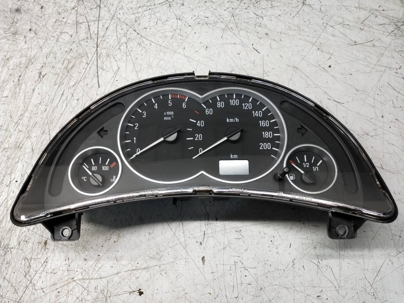 Recambio de cuadro instrumentos para opel corsa c club referencia OEM IAM 110080226002 13117943CA 