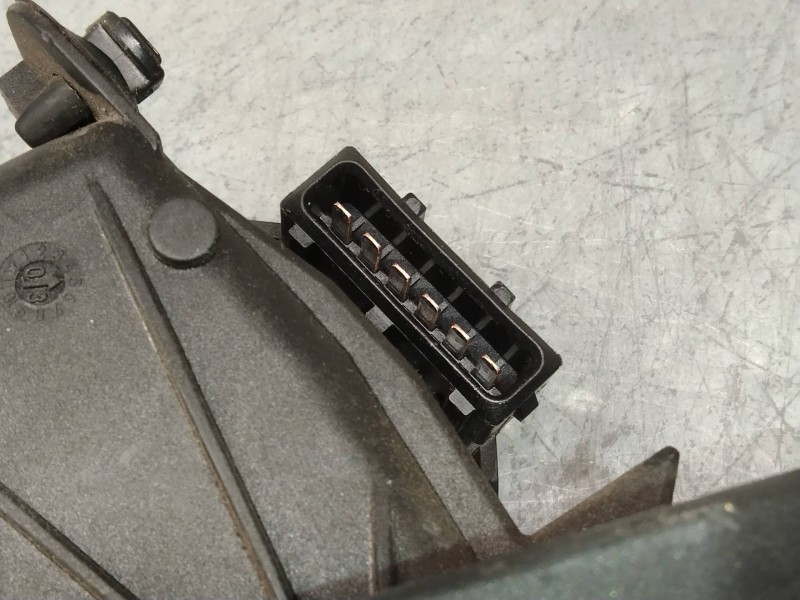 Recambio de potenciometro pedal para volvo v70 familiar 2.4 (103kw) referencia OEM IAM 6PV00853701 30666659 