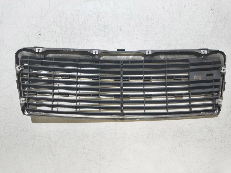 Recambio de rejilla delantera para mercedes clase c (w202) berlina 180 (202.018) referencia OEM IAM   