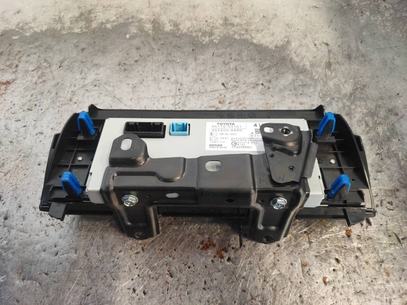 Recambio de pantalla multifuncion para lexus is 300h referencia OEM IAM 8611053101 4622008480 