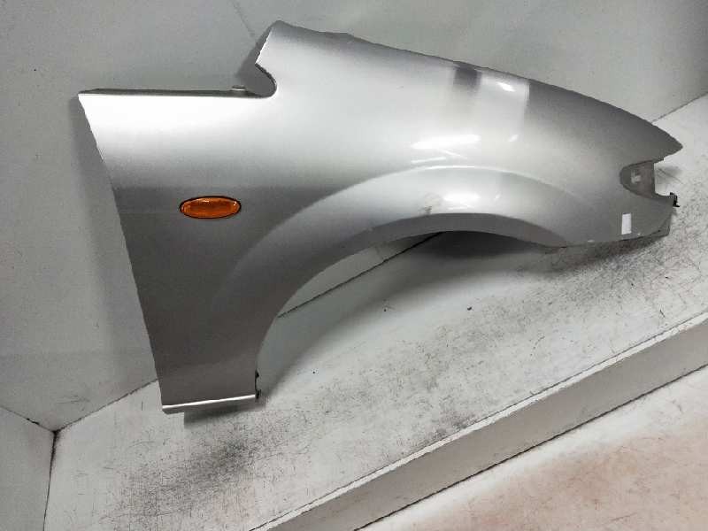 Recambio de aleta delantera derecha para mazda premacy (cp) td active referencia OEM IAM   