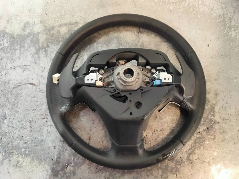 Recambio de volante para toyota yaris live referencia OEM IAM 94822581 611128980 36B0