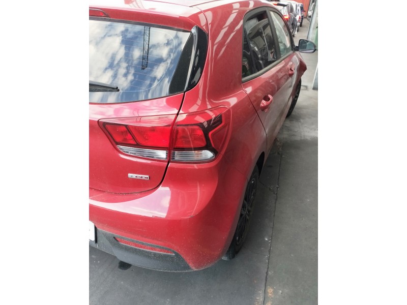 kia rio (yb) del año 2018