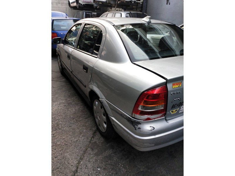 opel astra g berlina del año 1999