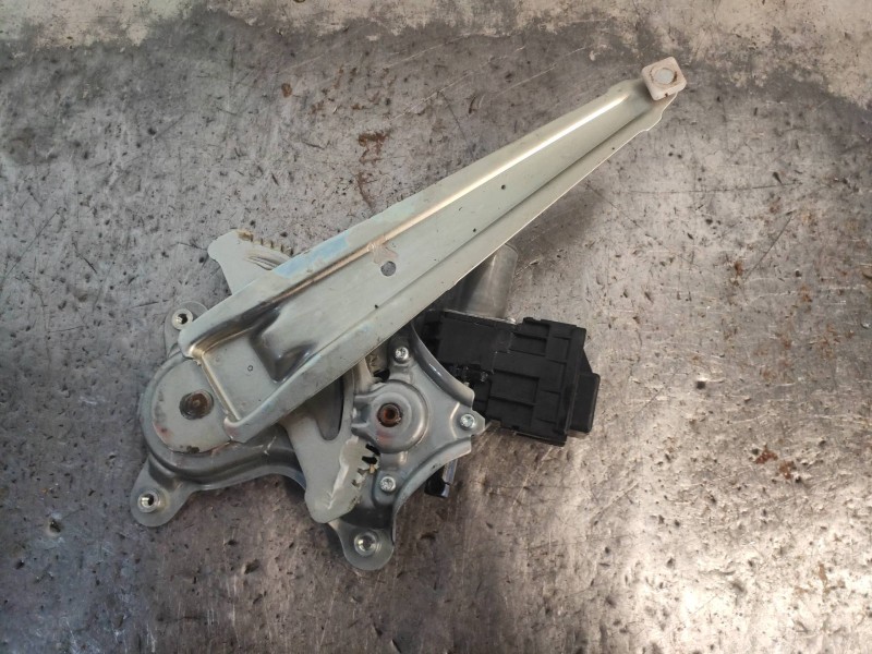 Recambio de elevalunas trasero izquierdo para lexus is 300h referencia OEM IAM 8571053121 0620204792 