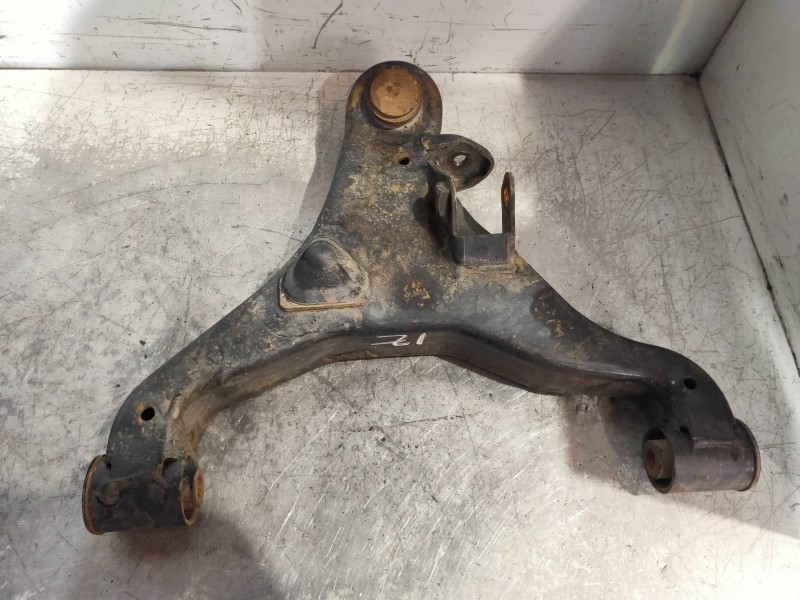 Recambio de brazo suspension inferior delantero izquierdo para nissan navara pick-up (d40m) doble cab se 4x4 referencia OEM IAM 
