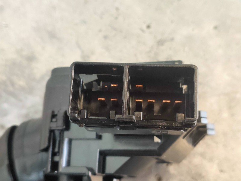 Recambio de mando limpia para toyota yaris live referencia OEM IAM 17F144  