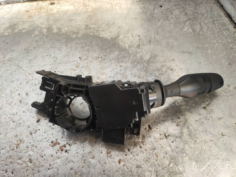 Recambio de mando luces para lexus is 300h referencia OEM IAM   