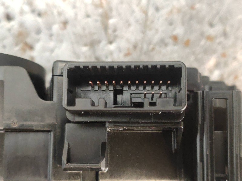 Recambio de mando luces para lexus is 300h referencia OEM IAM   