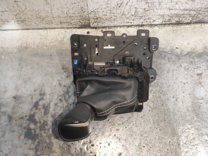 Recambio de palanca cambio para lexus is 300h referencia OEM IAM   