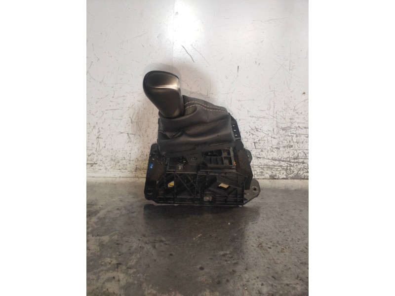 Recambio de palanca cambio para lexus is 300h referencia OEM IAM   