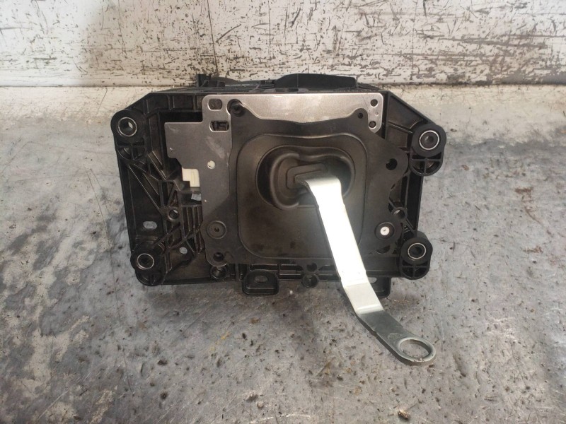 Recambio de palanca cambio para lexus is 300h referencia OEM IAM   