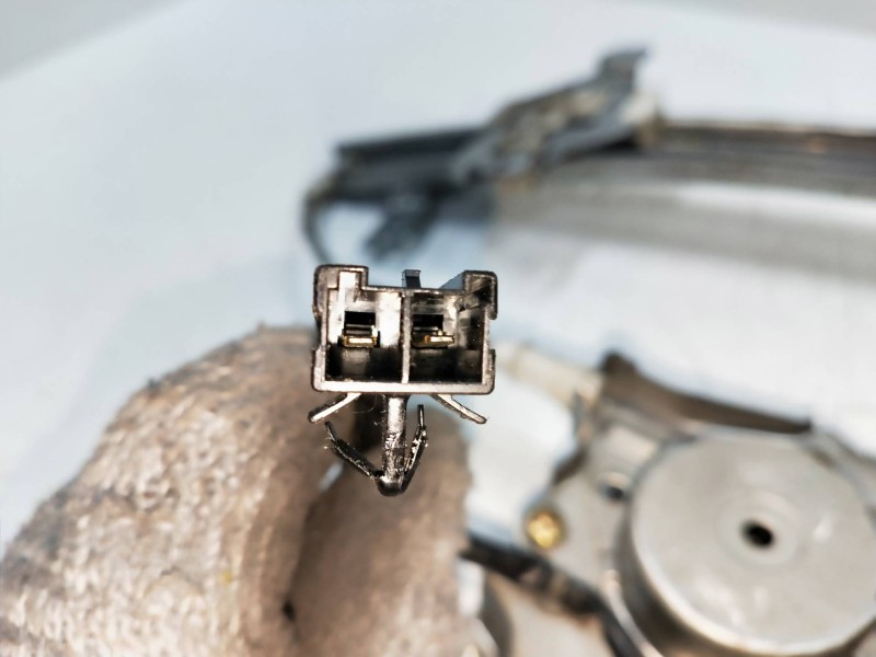 Recambio de elevalunas delantero derecho para nissan maxima qx (a32) 2.0 v6 24v cat referencia OEM IAM 8073040U00  4P