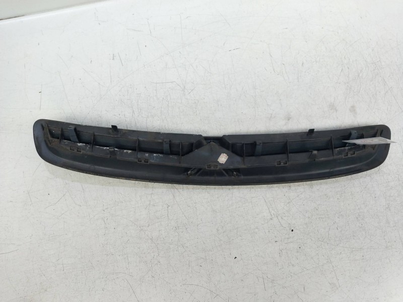 Recambio de rejilla delantera para citroen xsara picasso 1.6 hdi 110 sx top referencia OEM IAM   