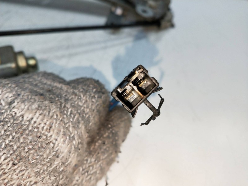 Recambio de elevalunas delantero izquierdo para nissan maxima (j30) 3.0 v6 kat referencia OEM IAM 8073185E00  4P