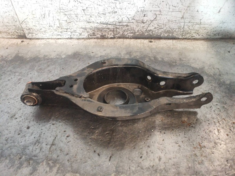 Recambio de brazo suspension inferior trasero derecho para lexus is 300h referencia OEM IAM   