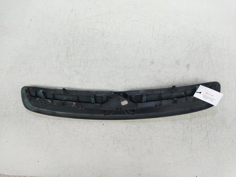 Recambio de rejilla delantera para citroen xsara picasso 2.0 hdi sx referencia OEM IAM   