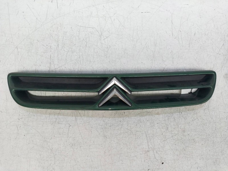Recambio de rejilla delantera para citroen xantia berlina 1.9 td sx referencia OEM IAM   