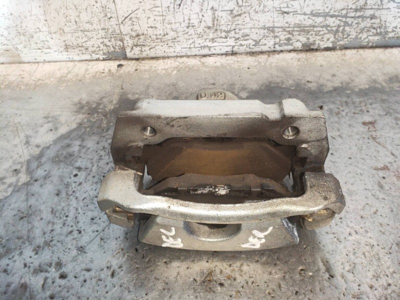 Recambio de pinza freno delantera derecha para lexus is 300h referencia OEM IAM   