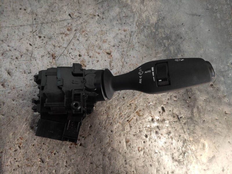 Recambio de mando limpia para lexus is 300h referencia OEM IAM   