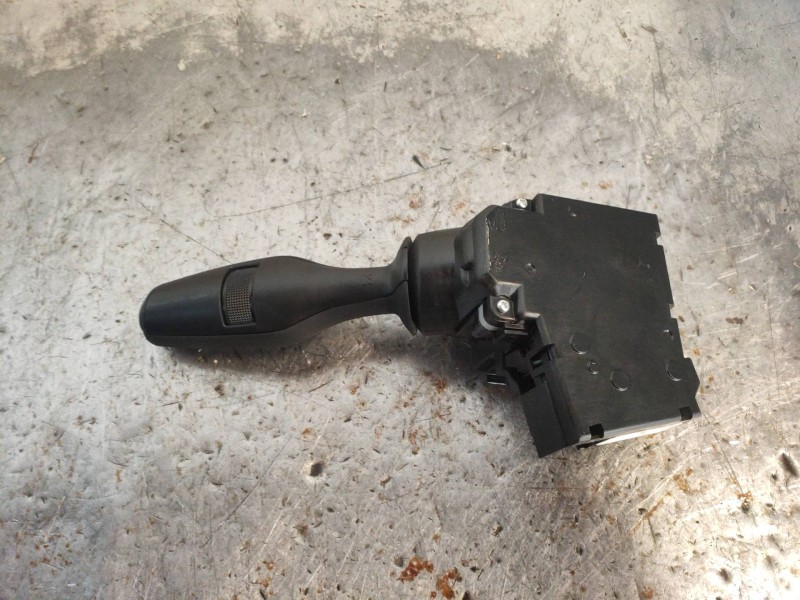 Recambio de mando limpia para lexus is 300h referencia OEM IAM   