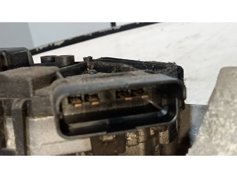 Recambio de motor limpia delantero para renault grand modus authentique referencia OEM IAM 0390241777  