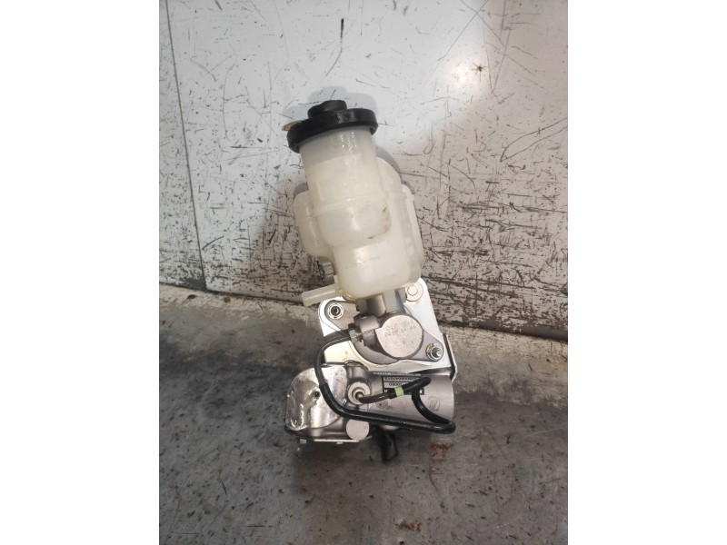 Recambio de bomba freno para lexus is 300h referencia OEM IAM 4720730080 328008047012 