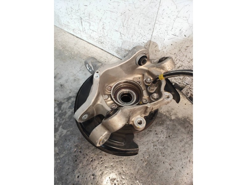 Recambio de mangueta trasera derecha para lexus is 300h referencia OEM IAM   