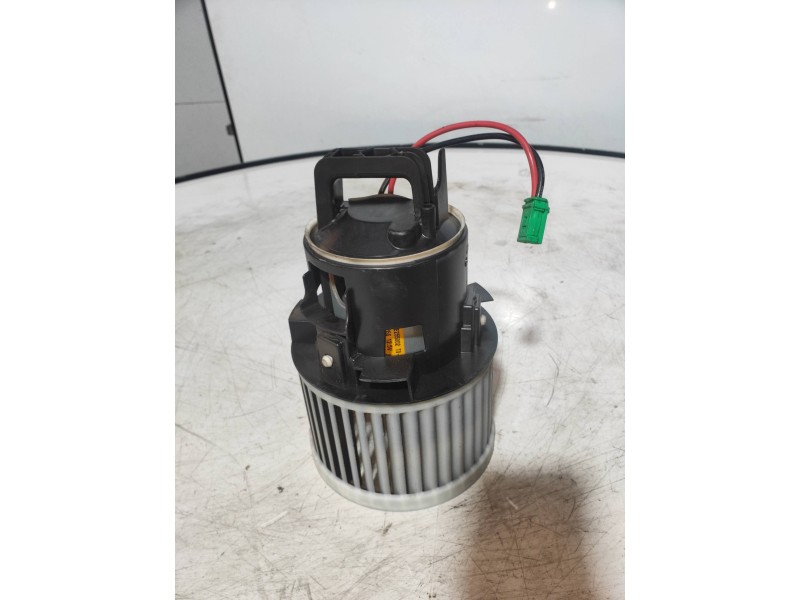 Recambio de motor calefaccion para peugeot 308 business line referencia OEM IAM DB271001  