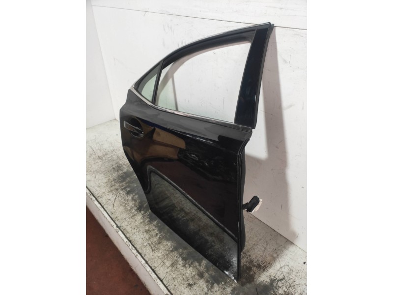 Recambio de puerta trasera derecha para lexus is 300h referencia OEM IAM   4P