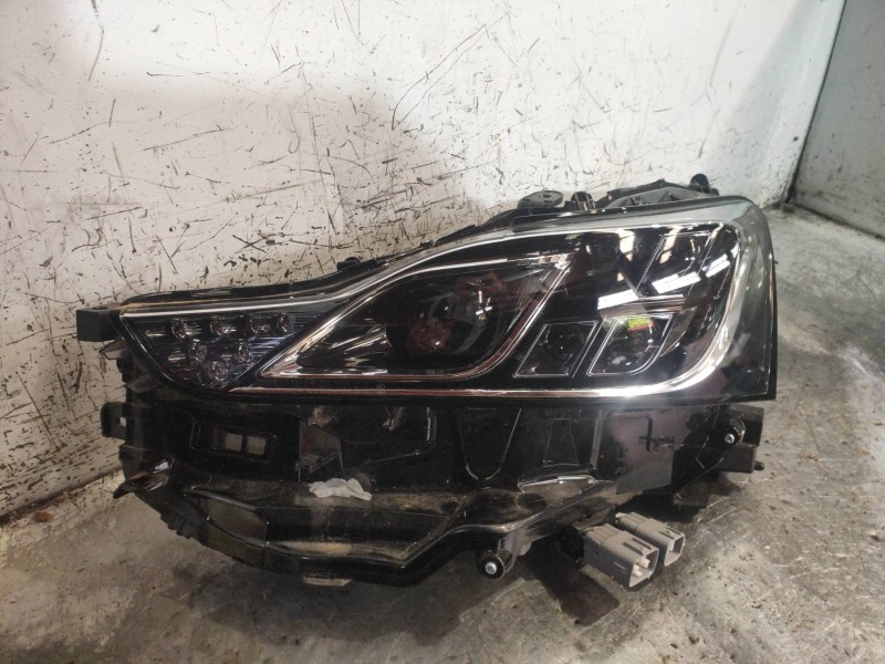 Recambio de faro izquierdo para lexus is 300h referencia OEM IAM   
