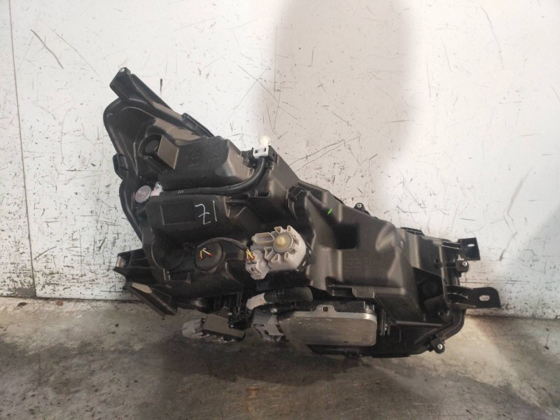 Recambio de faro izquierdo para lexus is 300h referencia OEM IAM   