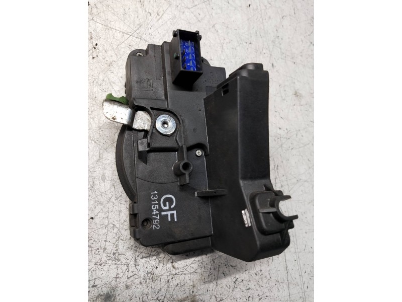 Recambio de motor cierre centralizado delantero derecho para opel corsa c 1.3 16v cdti cat (z 13 dt / ln9) referencia OEM IAM   