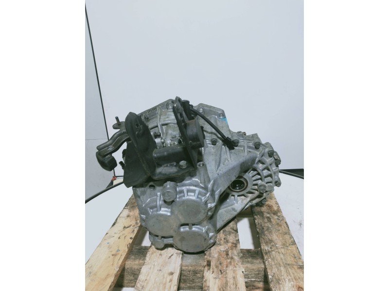 Recambio de caja cambios para kia carnival 2.9 crdi cat referencia OEM IAM Y061110536 4300038050 VQ7 VGT