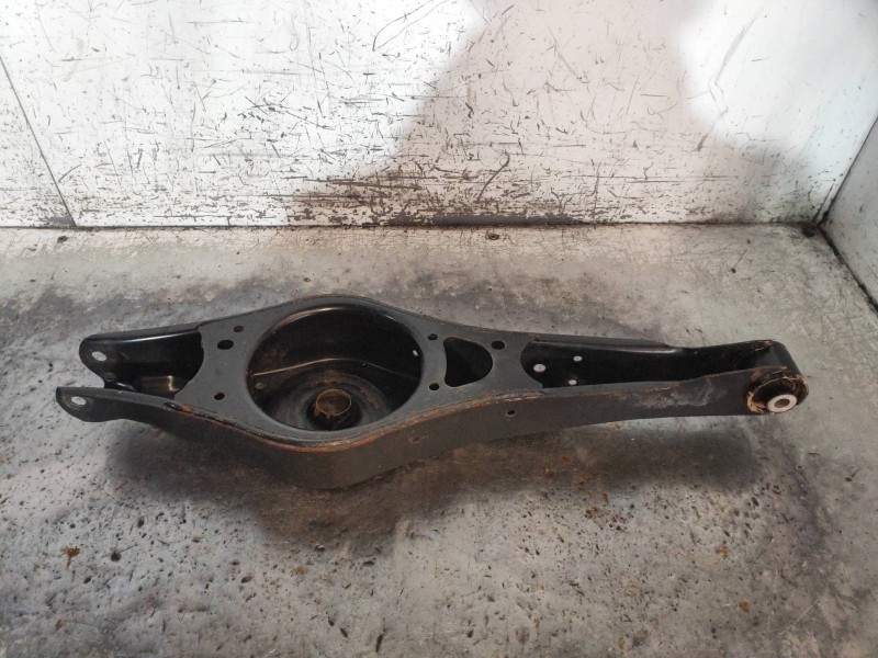 Recambio de brazo suspension inferior trasero izquierdo para skoda yeti active referencia OEM IAM   