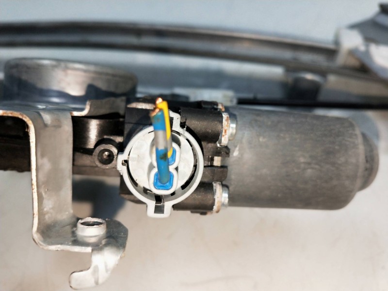 Recambio de elevalunas trasero derecho para nissan navara pick-up (d40m) 2.5 dci diesel cat referencia OEM IAM 400926B  4P