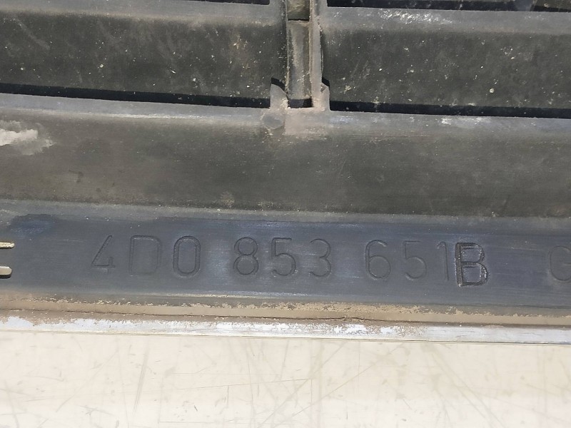 Recambio de rejilla delantera para audi a8 (d2) 4.2 v8 32v referencia OEM IAM 4D0853651B  