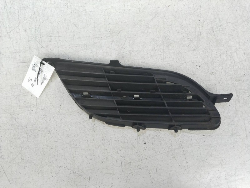 Recambio de rejilla delantera para nissan almera tino (v10m) 2.2 dci diesel cat referencia OEM IAM   